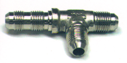 AN804-4D TEE FLARED TUBE WITH BULKHEAD ON RUN